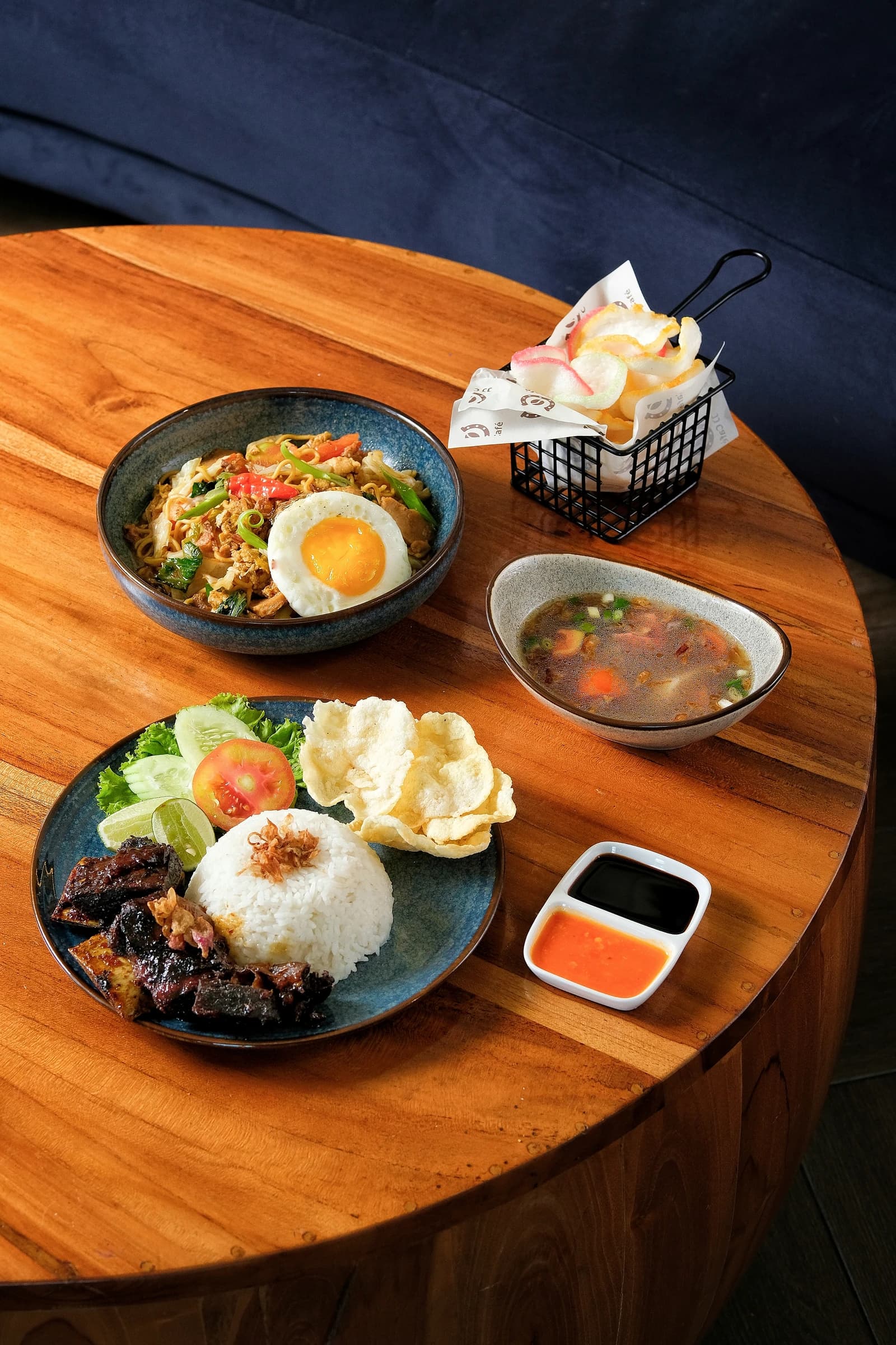 Detail foto 3 ambience - jj cafe untuk bisnis F&B