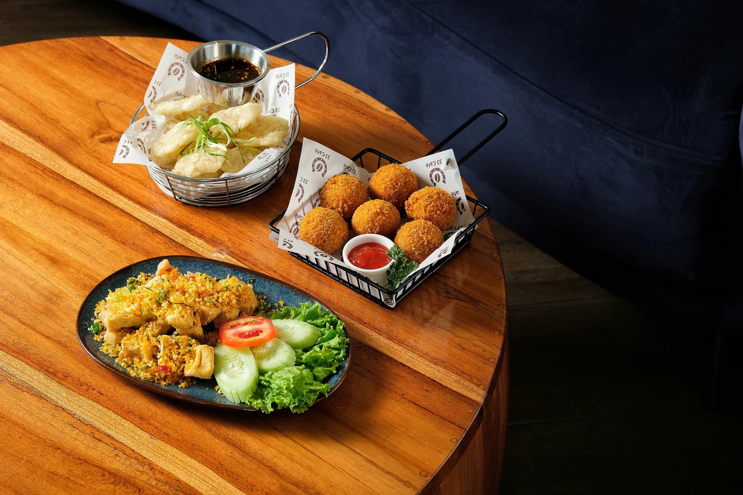 Detail foto 5 ambience - jj cafe untuk bisnis F&B