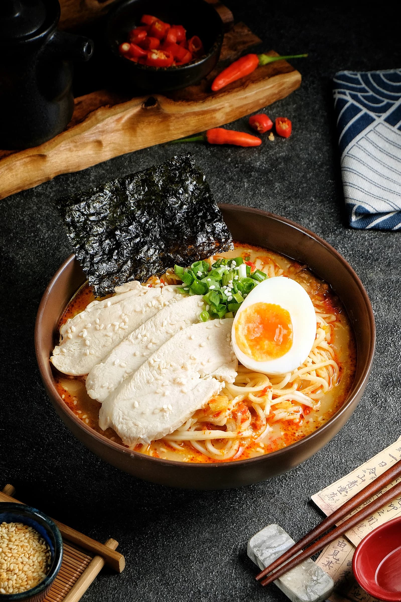 Detail foto 5 dark mood - okasan ramen untuk bisnis F&B